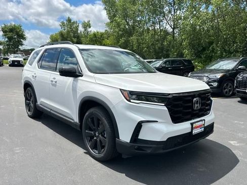 New 2025 Honda Pilot Black Edition image 7