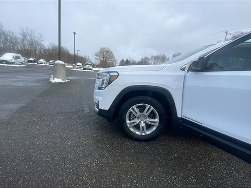 Used 2022 GMC Terrain SLE w/ Driver Convenience Package image 24