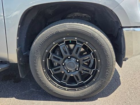 Used 2017 Toyota Tundra SR5 w/ SR5 Upgrade Package RWD image 9