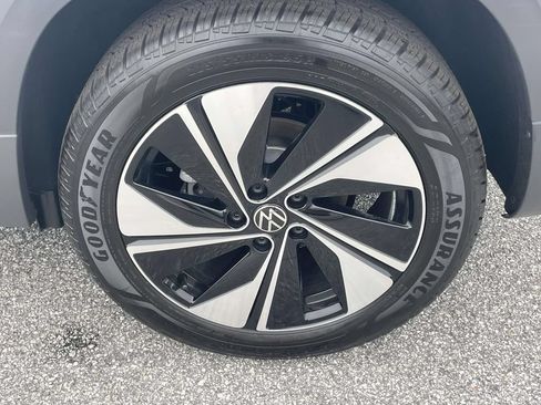 New 2026 Volkswagen Taos SE AWD/4WD image 11