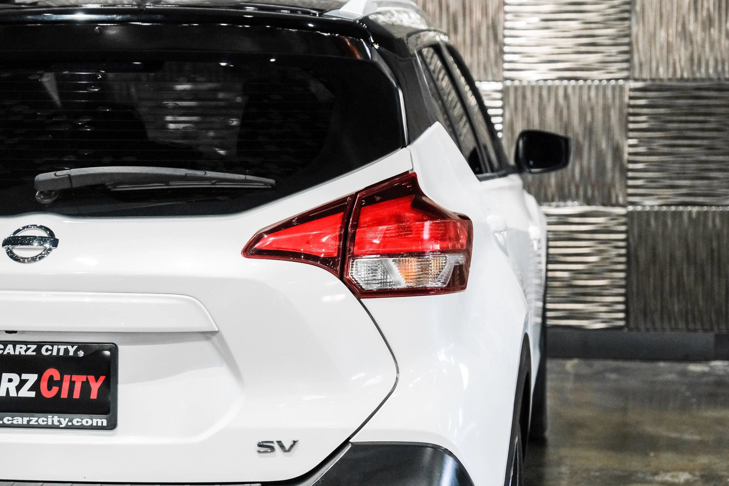 Used 2018 Nissan Kicks SV FWD image 37