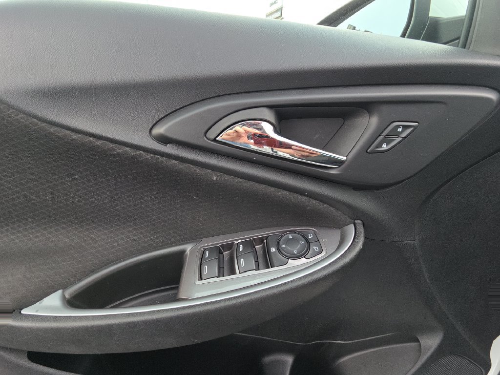 Used 2024 Chevrolet Malibu LT FWD image 13