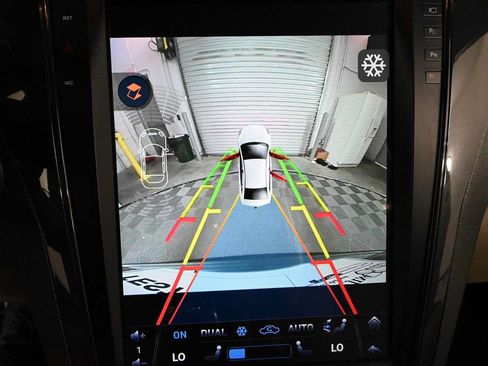 Used 2018 Ford Explorer FWD image 4