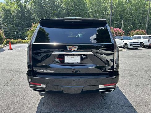 New 2026 Cadillac Escalade ESV Luxury AWD/4WD image 9