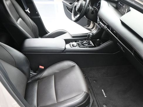 Used 2024 MAZDA MAZDA3 Hatchback w/Premium Plus Pkg image 12