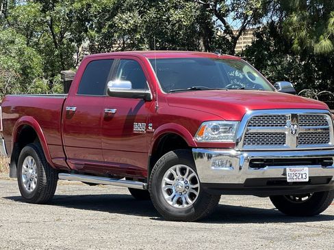 Used 2015 RAM 2500 Laramie AWD/4WD image 2