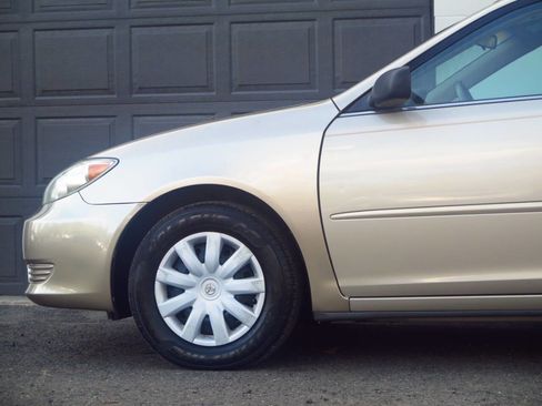 Used 2006 Toyota Camry LE image 14