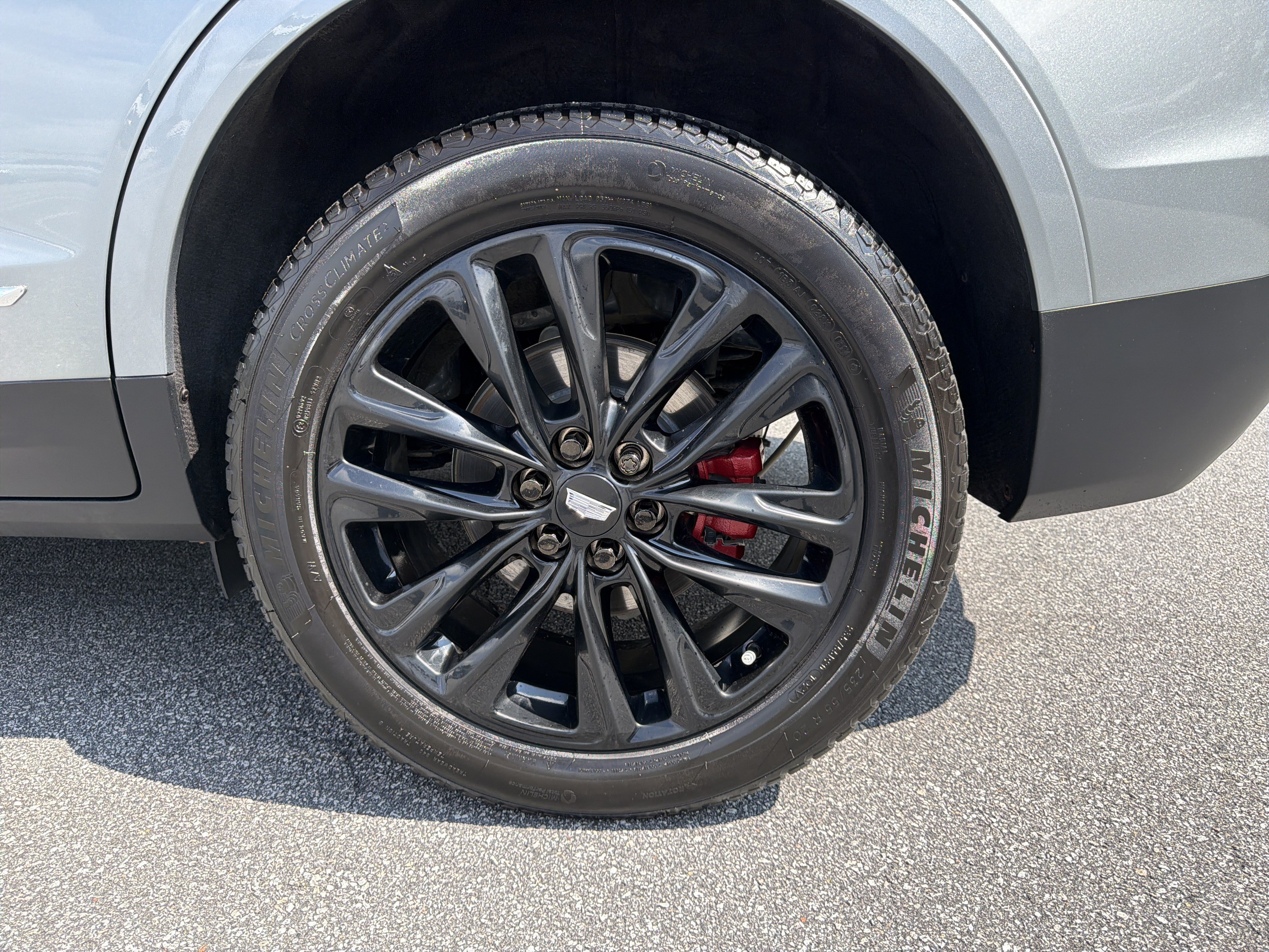 Used 2023 Cadillac XT5 Sportv w/ LPO, Floor Liner Package AWD/4WD image 24