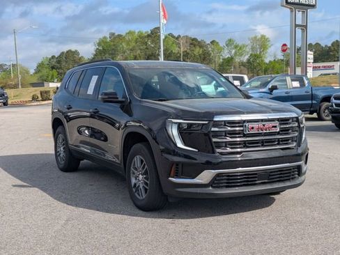 Used 2025 GMC Acadia Elevation FWD image 2