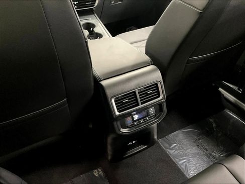 New 2026 Volkswagen Atlas SE image 16