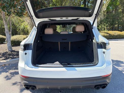 Certified 2023 Porsche Cayenne Platinum Edition AWD/4WD image 17