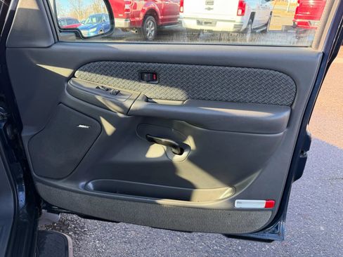 Used 2004 Chevrolet Avalanche Z71 w/ Preferred Equipment Group image 21