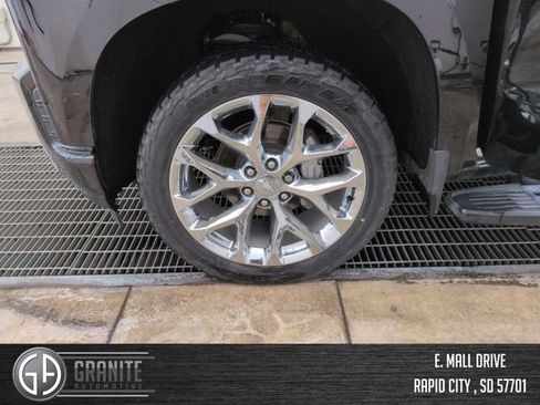 Used 2021 Chevrolet Silverado 1500 High Country w/ Technology Package AWD/4WD image 28