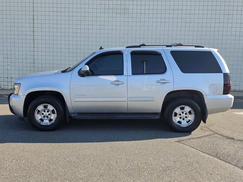 Used 2013 Chevrolet Tahoe LS w/ Convenience Package AWD/4WD image 4