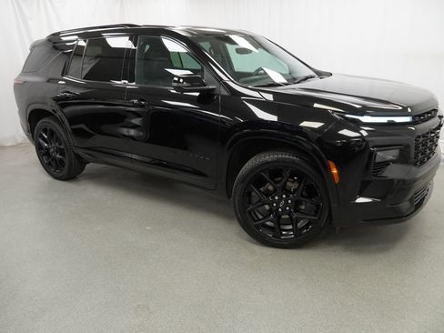Used 2024 Chevrolet Traverse RS AWD/4WD image 39