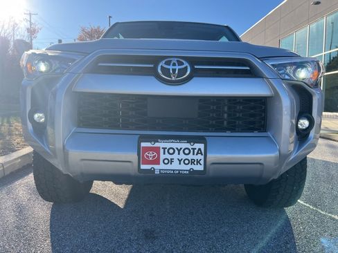 Certified 2022 Toyota 4Runner TRD Off-Road Premium image 9