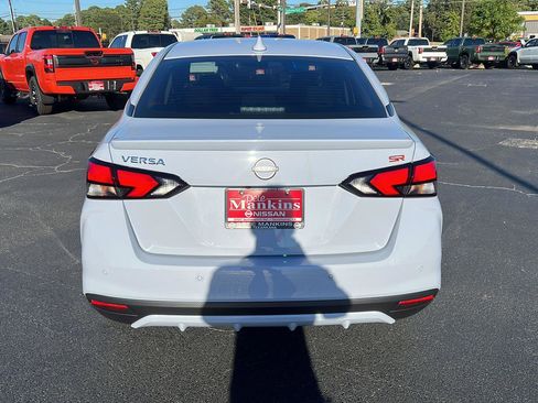 New 2025 Nissan Versa SR w/ Trunk Package image 6