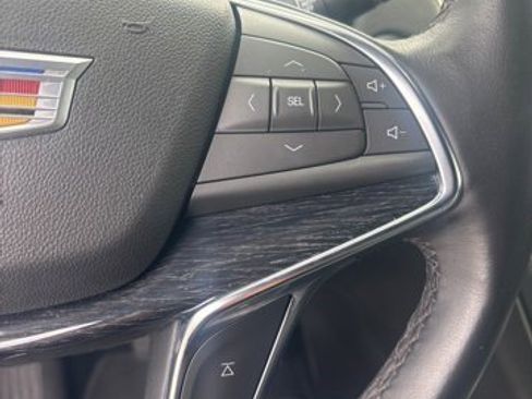 Certified 2022 Cadillac XT5 Premium Luxury image 16