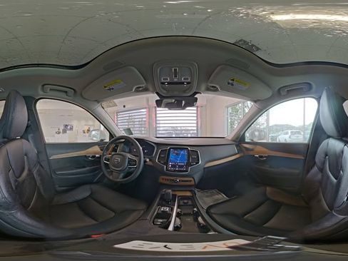 Certified 2023 Volvo XC90 T8 Plus AWD/4WD image 9