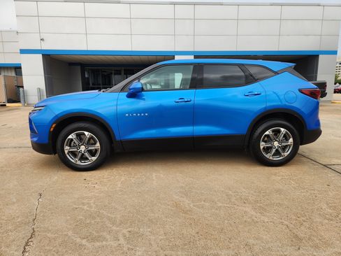 Used 2024 Chevrolet Blazer LT FWD image 5