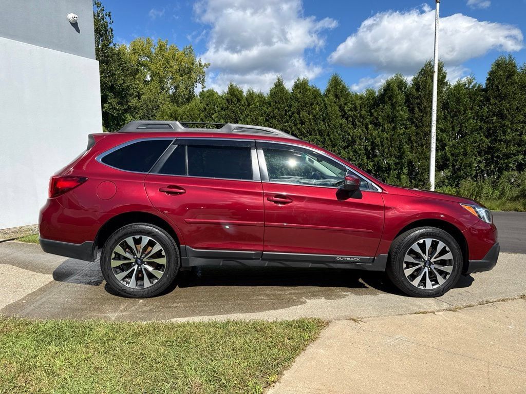 Used 2015 Subaru Outback 2.5i Limited AWD/4WD image 2