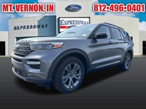 Used 2023 Ford Explorer XLT w/ Equipment Group 202A AWD/4WD image 10
