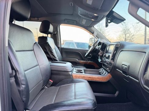 Used 2019 Chevrolet Silverado 2500 High Country w/ Duramax Plus Package image 16