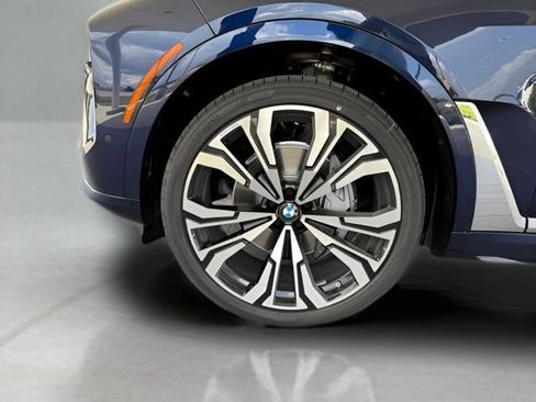 Used 2026 BMW X7 xDrive40i image 11