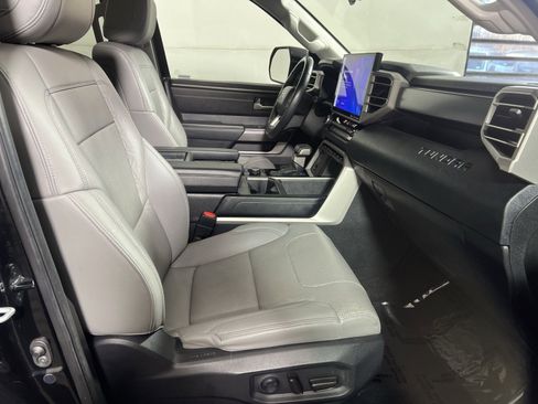 Used 2022 Toyota Tundra SR5 w/ SR5 Premium Package image 25