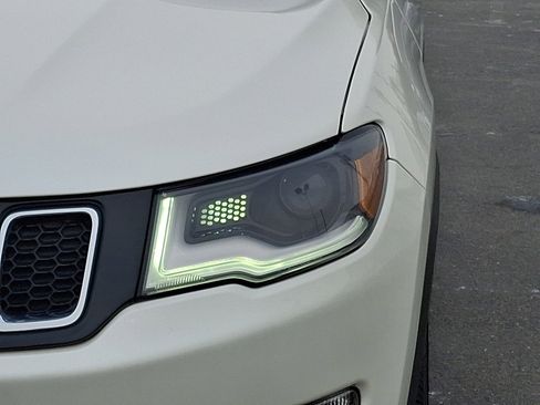 Used 2020 Jeep Compass Limited w/ Premium Lighting Group image 9