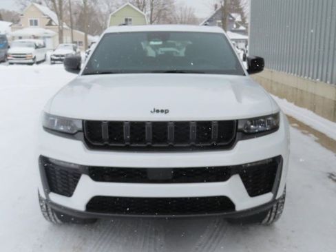 New 2026 Jeep Grand Cherokee Limited w/ Limited Altitude Package image 12