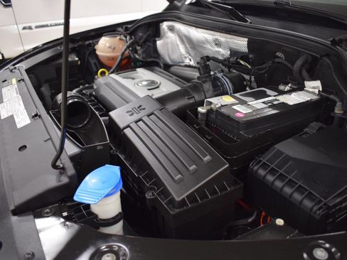 Used 2016 Volkswagen Tiguan SE image 36