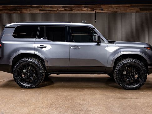 Used 2024 Lexus GX 550 550 Luxury+ w/ Accessory Package (Z1) image 11