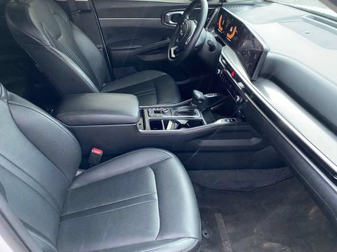 Used 2025 Kia Sorento S AWD/4WD image 9