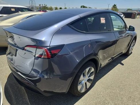 Used 2023 Tesla Model Y Long Range AWD/4WD image 2