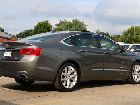 Used 2016 Chevrolet Impala LTZ w/ Enhanced Convenience Package FWD image 12