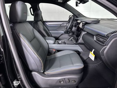 New 2026 GMC Acadia AT4 w/ LPO, Floor Liner Package AWD/4WD image 29