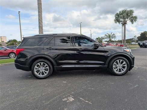 Used 2022 Ford Explorer Limited w/ Equipment Group 301A image 3