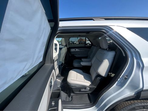 New 2026 Ford Explorer Active w/ Active Comfort Package AWD/4WD image 10