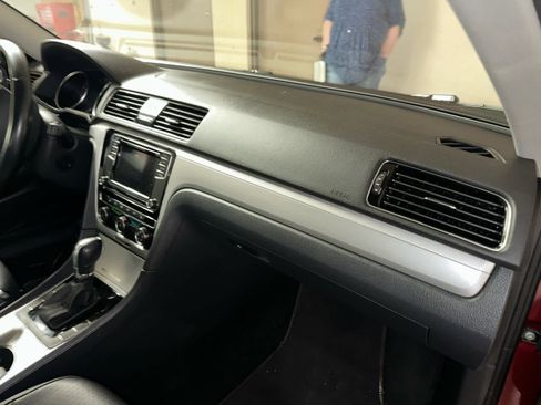 Used 2019 Volkswagen Passat 2.0T Wolfsburg image 7