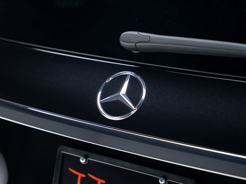 Used 2024 Mercedes-Benz GLS 63 AMG 4MATIC image 32