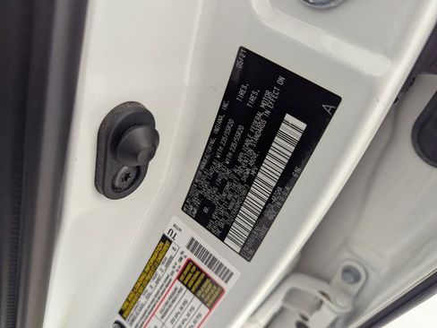 Used 2021 Toyota Highlander Limited image 30