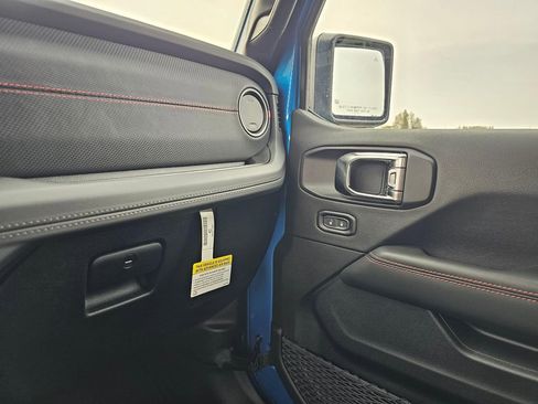 New 2025 Jeep Wrangler Unlimited Rubicon image 25