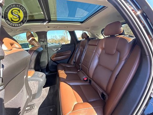 Used 2019 Volvo XC60 T6 Momentum w/ Multimedia Package image 14