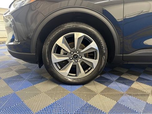 Certified 2025 Ford Escape Platinum AWD/4WD image 29