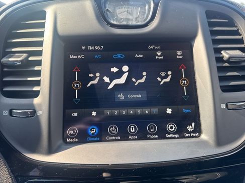 Used 2021 Chrysler 300 S image 18