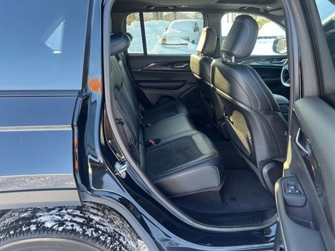 Used 2023 Jeep Grand Cherokee Altitude image 17