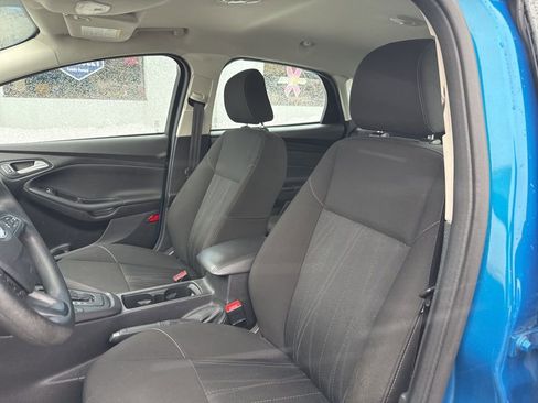 Used 2015 Ford Focus SE image 25