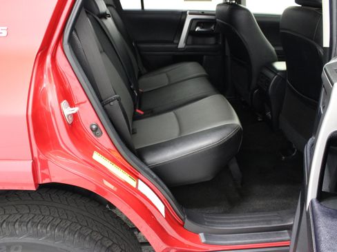 Used 2023 Toyota 4Runner SR5 Premium AWD/4WD image 33