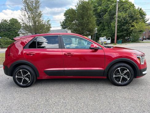 Certified 2024 Kia Niro LX FWD image 8